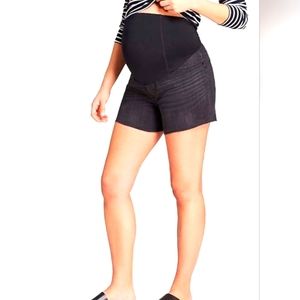 Ingrid & Isabel Full Panel Maternity Shorts Sz 8